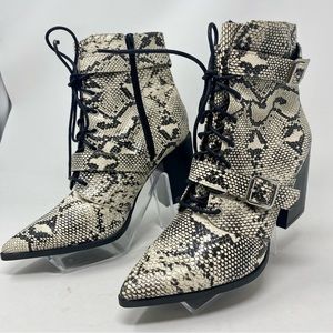Wild Diva Snake Lace Up Pointed Toe Combat Boots Size 8
